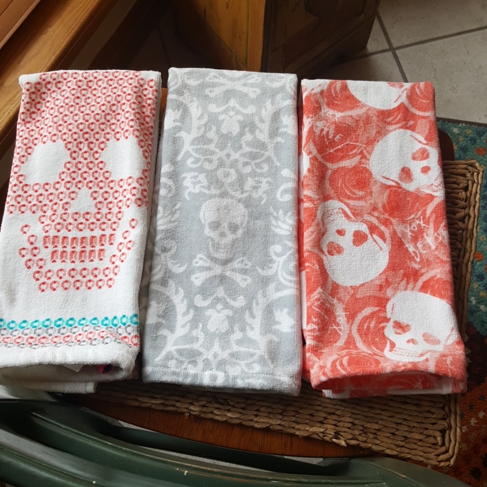 3 Betsey Johnson Bath Kitchen Hand Towels